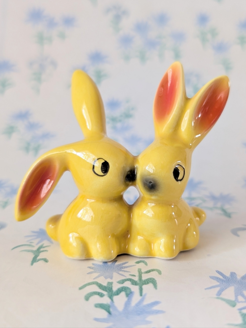 Vintage Goebel Kissing Rabbits Figurine Yellow Bunnies Ceramic W. Germany OH11